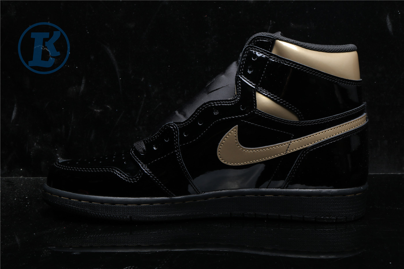 Jordan 1 Retro Black Metallic Gold (2013)